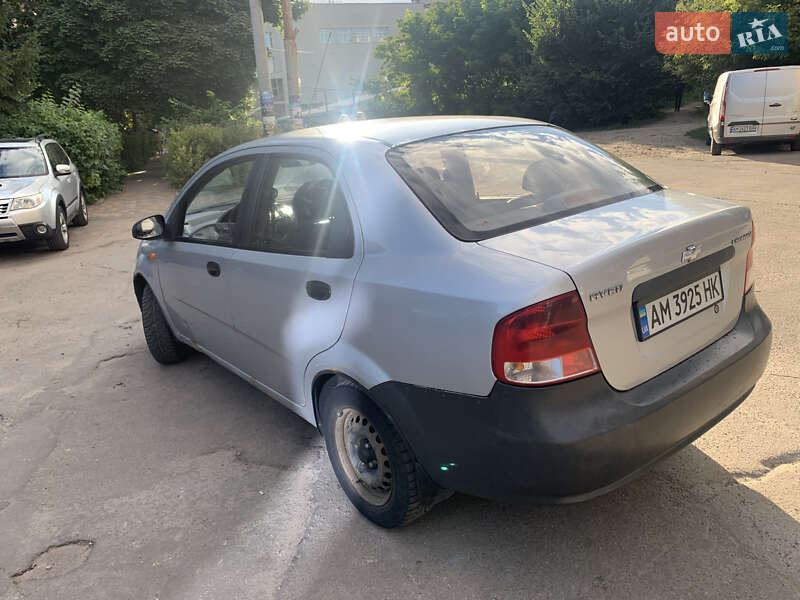 Седан Chevrolet Aveo 2005 в Житомире