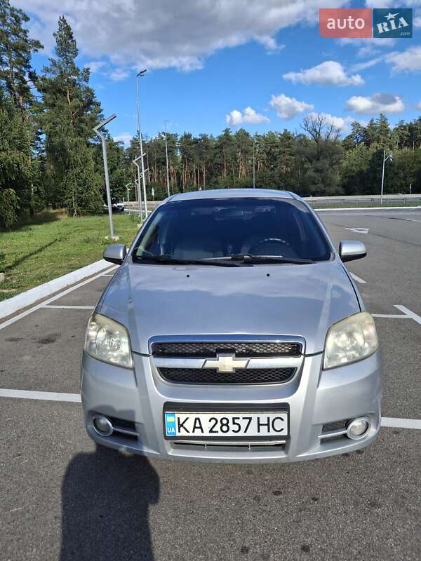 Седан Chevrolet Aveo 2010 в Киеве
