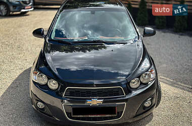 Хэтчбек Chevrolet Aveo 2011 в 