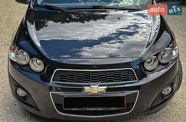 Хэтчбек Chevrolet Aveo 2011 в 