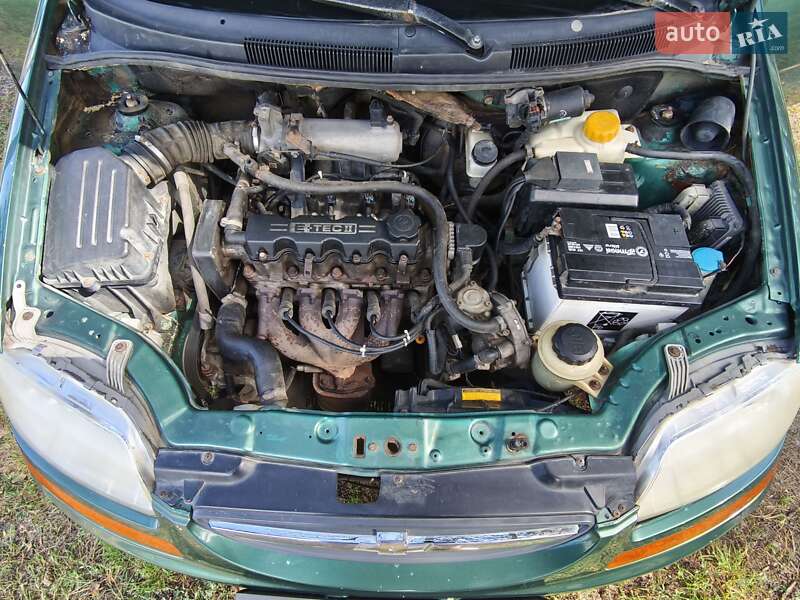 Седан Chevrolet Aveo 2004 в Сумах