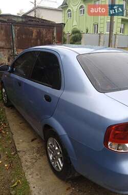 Седан Chevrolet Aveo 2005 в Черновцах