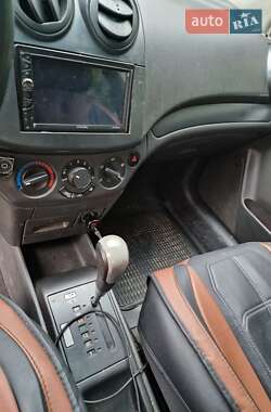 Седан Chevrolet Aveo 2011 в Києві