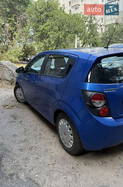 Хэтчбек Chevrolet Aveo 2012 в 