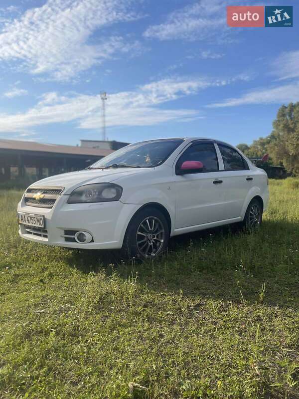 Седан Chevrolet Aveo 2008 в Києві