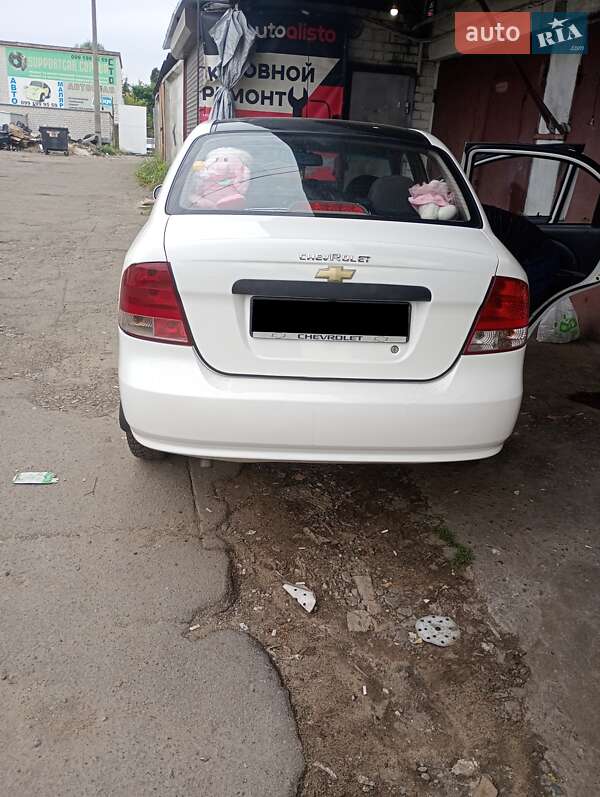 Седан Chevrolet Aveo 2006 в Киеве