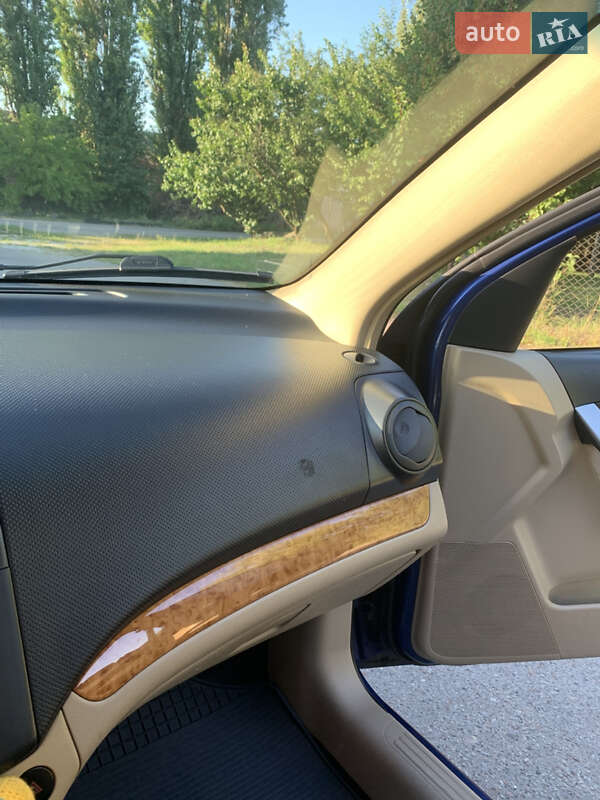 Седан Chevrolet Aveo 2008 в Чернигове