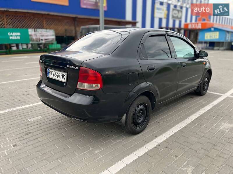 Седан Chevrolet Aveo 2005 в Шепетівці