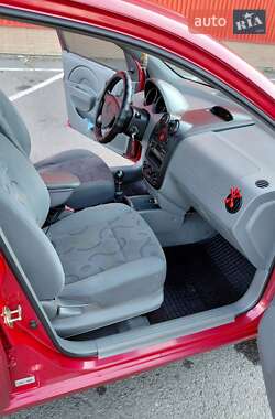 Седан Chevrolet Aveo 2004 в 