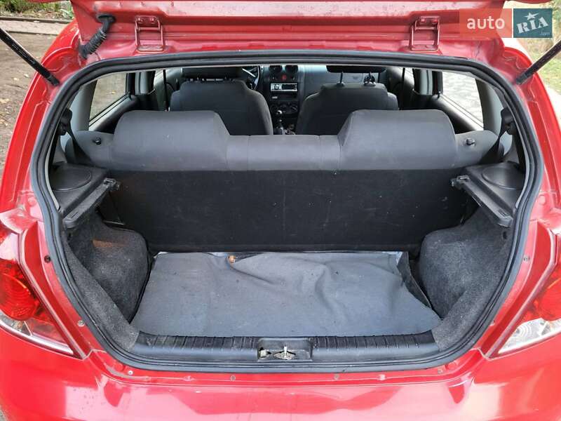 Хэтчбек Chevrolet Aveo 2006 в Первомайске