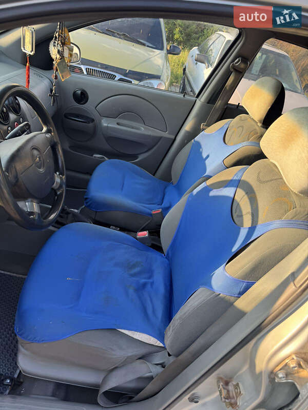 Седан Chevrolet Aveo 2004 в Тячеве фото 9 Седан Chevrolet Aveo 2004 в Тячеве