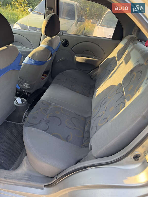 Седан Chevrolet Aveo 2004 в Тячеве фото 13 Седан Chevrolet Aveo 2004 в Тячеве
