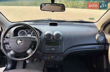 Хэтчбек Chevrolet Aveo 2009 в 