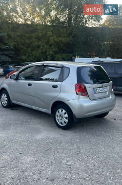Хэтчбек Chevrolet Aveo 2005 в 