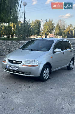 Хэтчбек Chevrolet Aveo 2005 в 