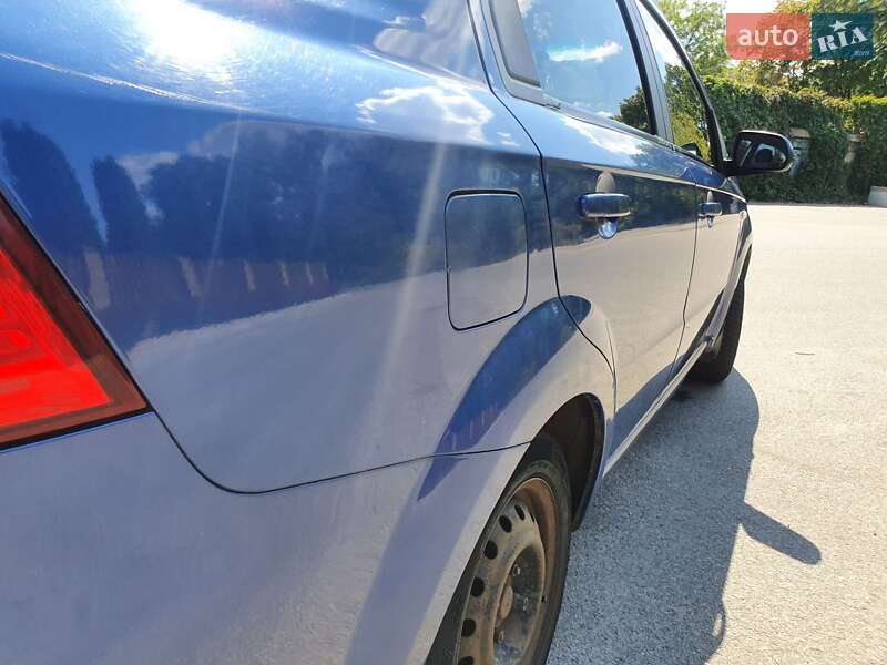 Седан Chevrolet Aveo 2008 в Днепре