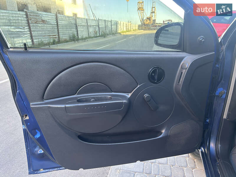 Седан Chevrolet Aveo 2005 в Виннице