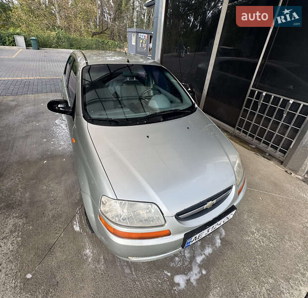 Седан Chevrolet Aveo 2005 в Днепре