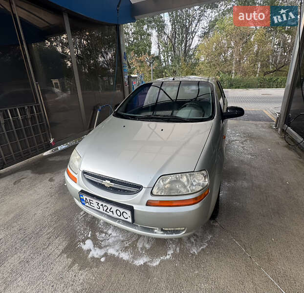 Седан Chevrolet Aveo 2005 в Днепре