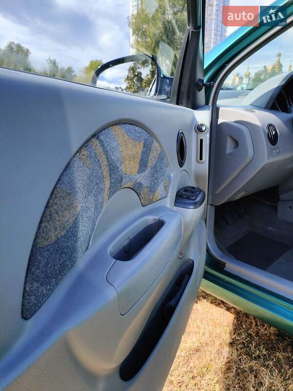 Хэтчбек Chevrolet Aveo 2004 в Киеве