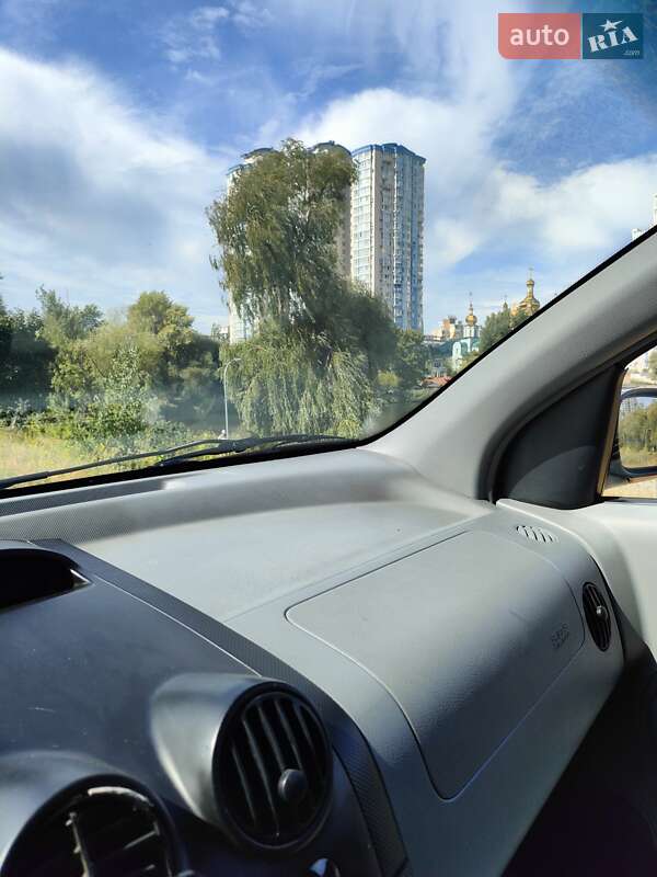 Хэтчбек Chevrolet Aveo 2004 в Киеве