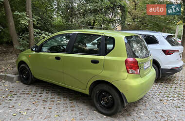 Хэтчбек Chevrolet Aveo 2005 в 