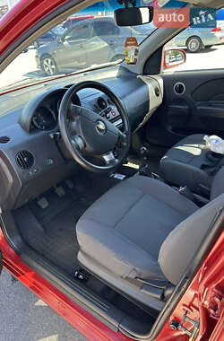 Хэтчбек Chevrolet Aveo 2006 в 