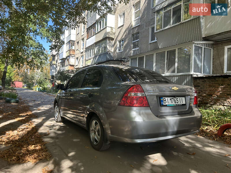 Седан Chevrolet Aveo 2011 в Полтаве