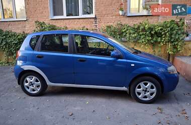 Хэтчбек Chevrolet Aveo 2005 в Остроге