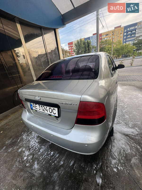 Седан Chevrolet Aveo 2005 в Днепре