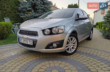 Седан Chevrolet Aveo 2012 в Львові