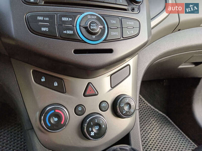 Седан Chevrolet Aveo 2012 в Львові