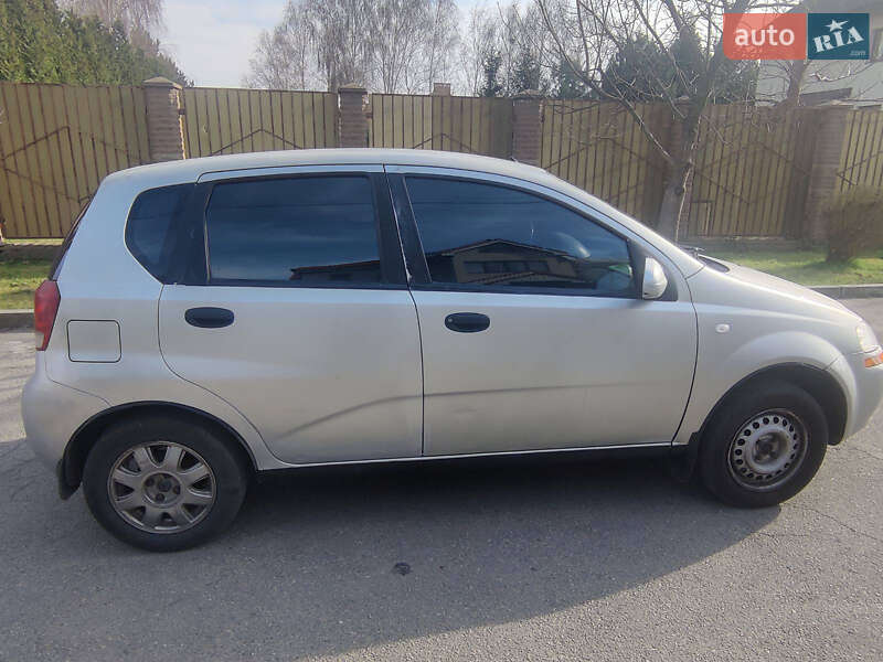 Хэтчбек Chevrolet Aveo 2004 в Запорожье
