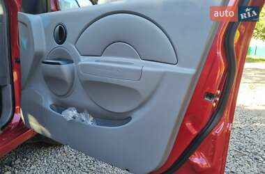 Седан Chevrolet Aveo 2004 в 