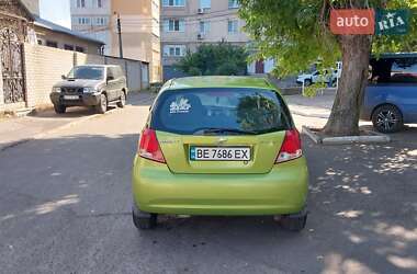 Хэтчбек Chevrolet Aveo 2005 в 