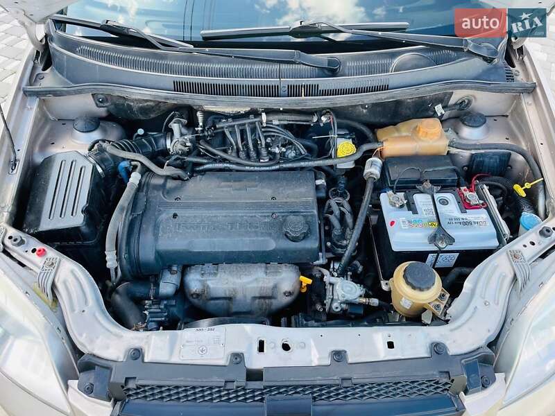 Седан Chevrolet Aveo 2008 в Житомире