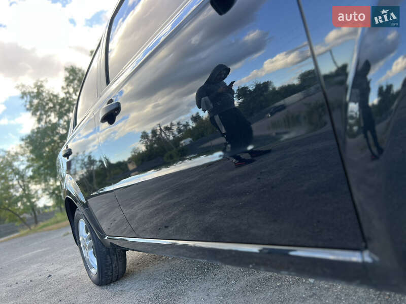 Седан Chevrolet Aveo 2011 в Киеве