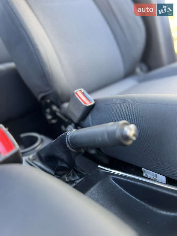 Седан Chevrolet Aveo 2011 в Киеве