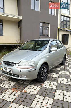 Седан Chevrolet Aveo 2004 в Буську