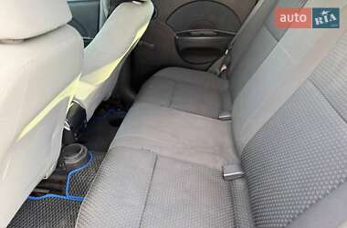Хэтчбек Chevrolet Aveo 2006 в 