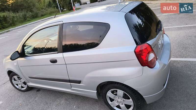 Хэтчбек Chevrolet Aveo 2009 в Владимире