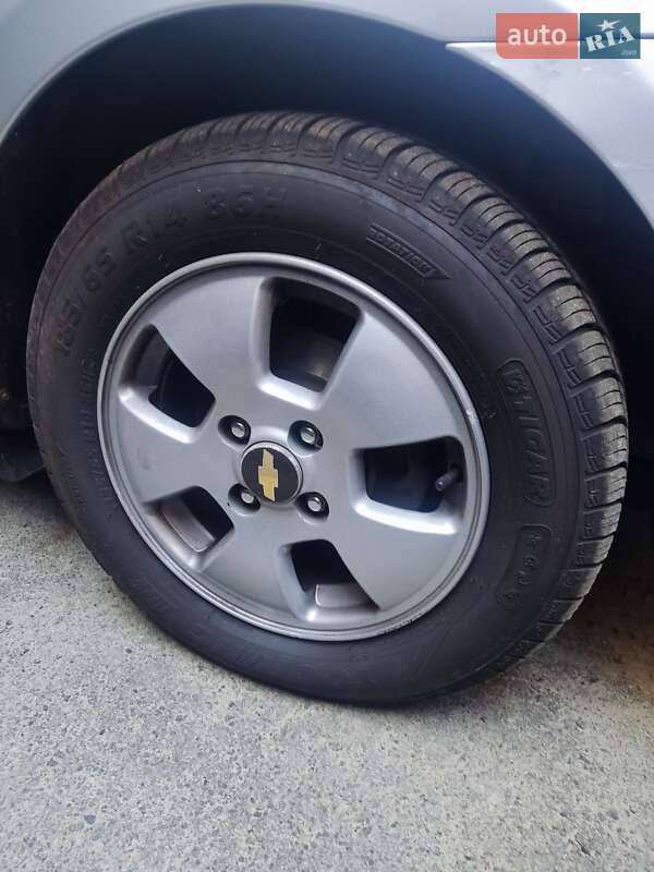 Седан Chevrolet Aveo 2011 в Киеве
