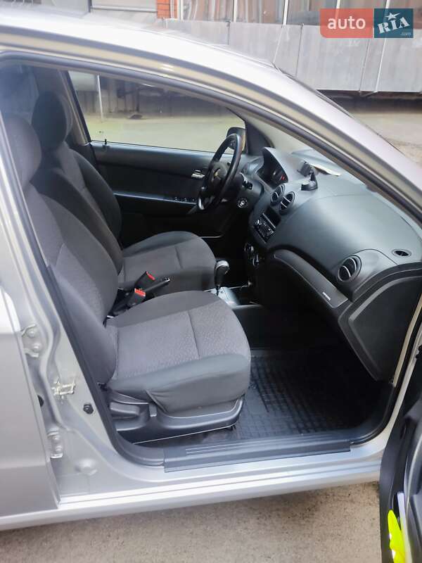 Седан Chevrolet Aveo 2011 в Киеве