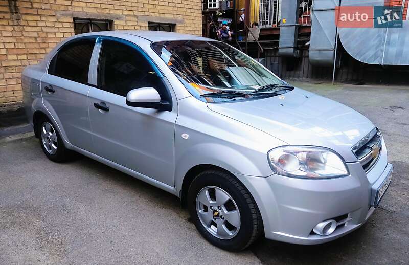 Седан Chevrolet Aveo 2011 в Киеве