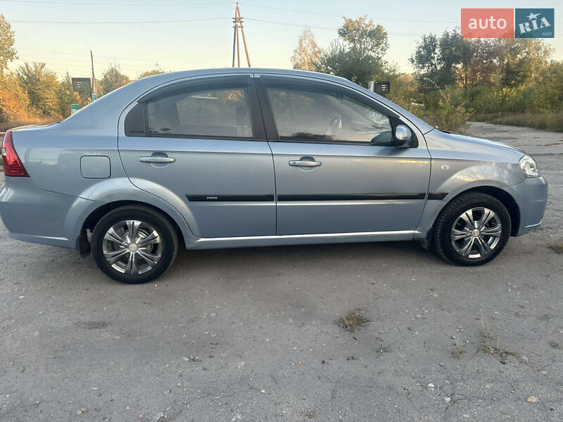 Седан Chevrolet Aveo 2007 в Мерефа
