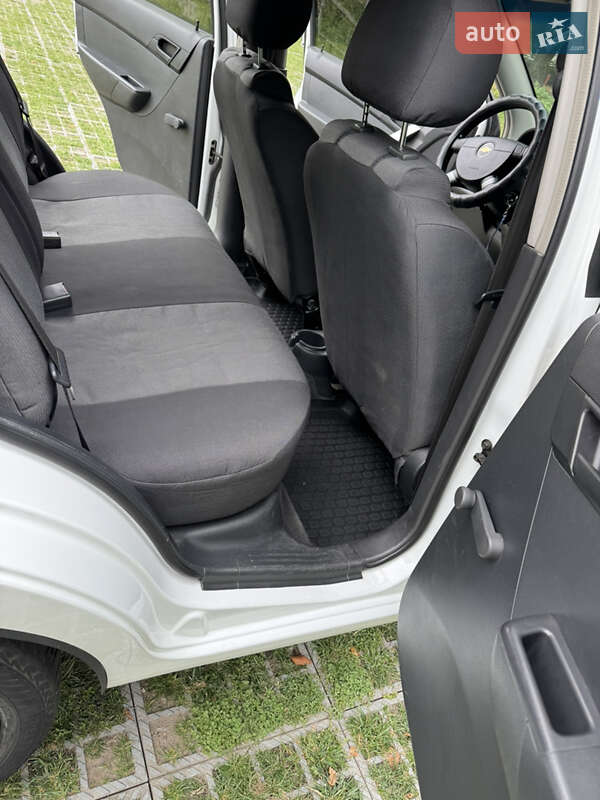 Хетчбек Chevrolet Aveo 2010 в Києві фото 17 Хетчбек Chevrolet Aveo 2010 в Києві