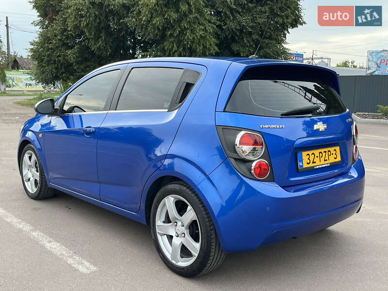 Хэтчбек Chevrolet Aveo 2012 в Киеве