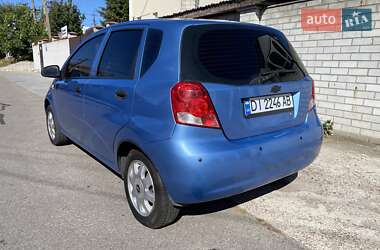 Хэтчбек Chevrolet Aveo 2005 в 