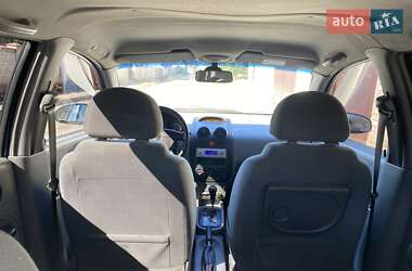 Хэтчбек Chevrolet Aveo 2005 в 