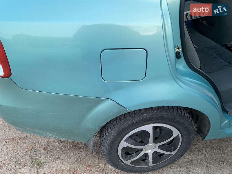 Седан Chevrolet Aveo 2005 в Львові